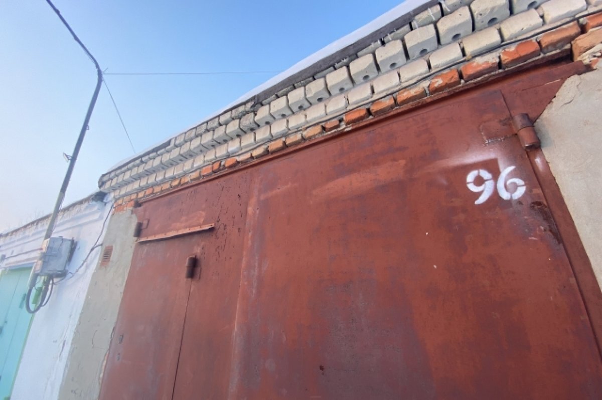    В петербургском парламенте приняли закон о компенсациях за снесённые гаражи