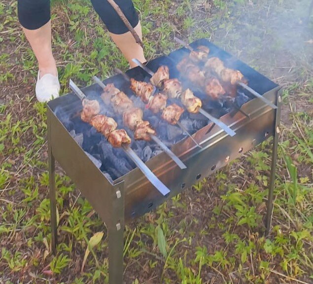 Кто сказал ,что шашлык женских рук не терпит ? Ещё как терпит !