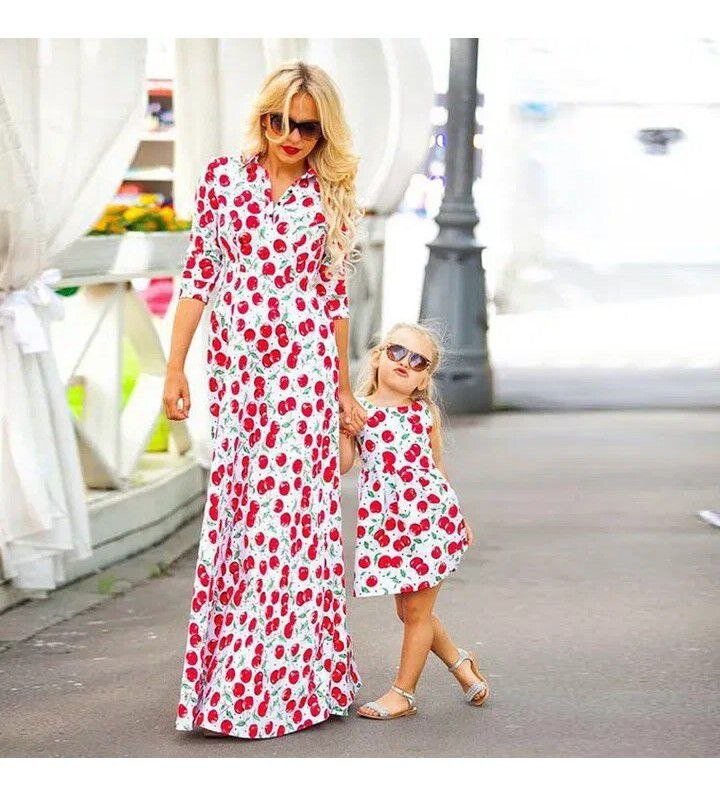 Как отдельная единица платье с крупными вишенками мне не очень нравится, но когда мама с дочкой вместе - просто восторг :)