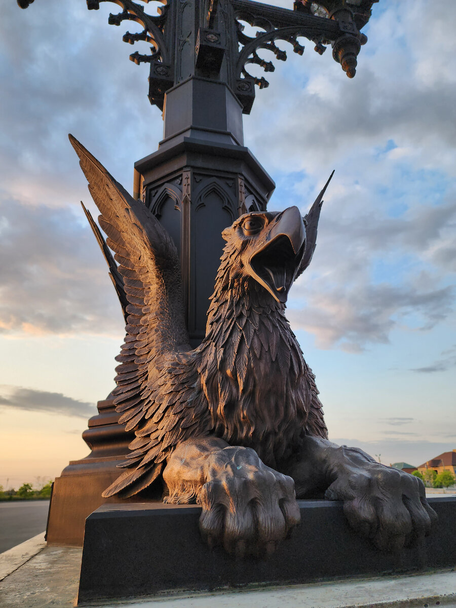 Замок Гарибальди Грифон. Фото автора.