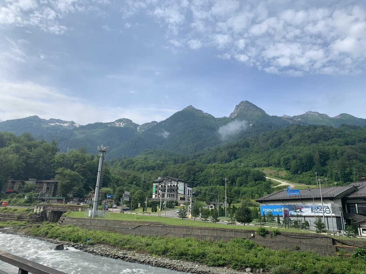 Вид на горы из Роза Хутор. Фото автора.