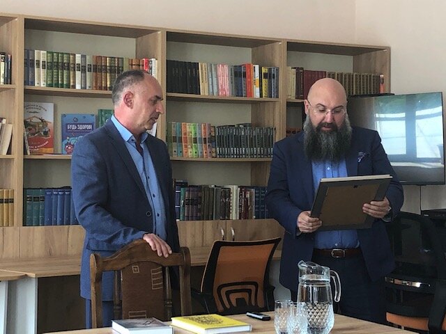 В Русском центре г. Степанакерта состоялась встреча с писателем Ашотом Бегларяном. Фоторяд