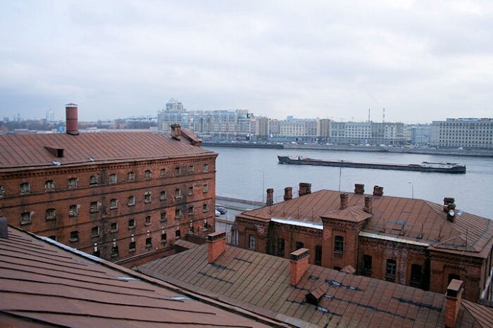 шикарный вид сквозь решетки...