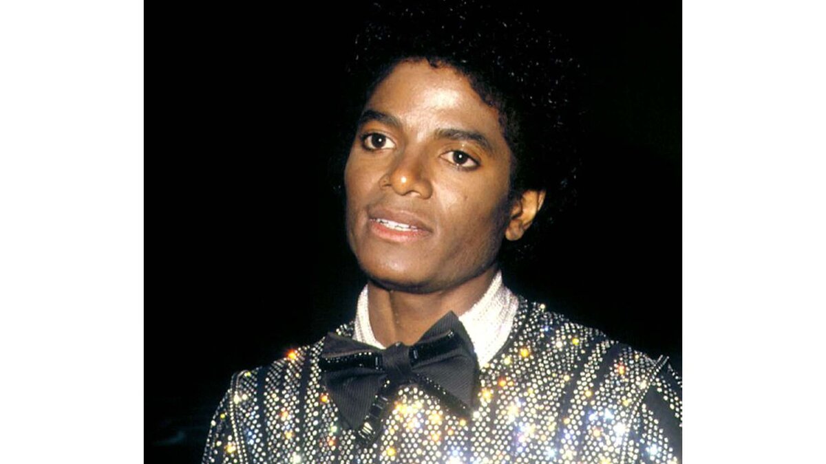 Привет, друзья! Майкл Джексон - один из самых загадочных и талантливых певцов в истории музыки. А знаете ли вы, почему Майкл Джексон стал белым?-2-2