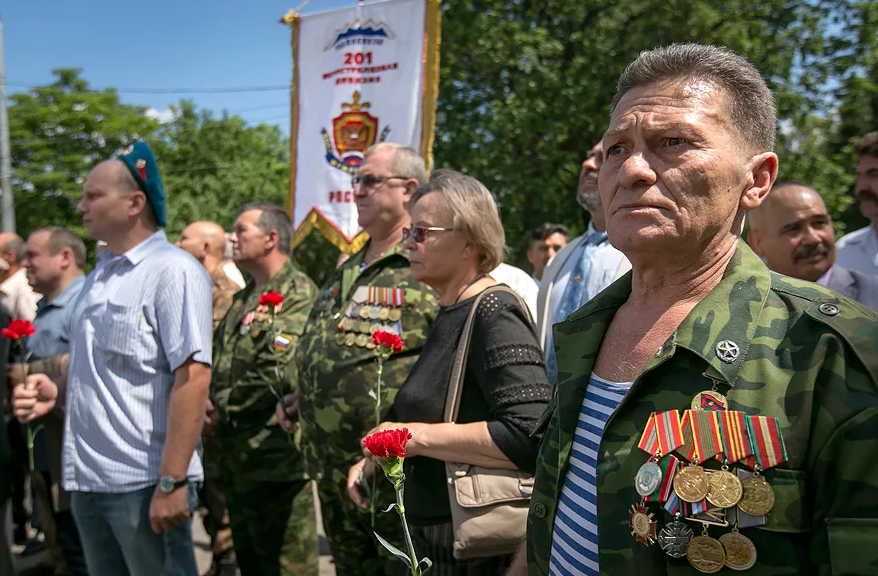 Обеспечении жильем ветеранов. Ветеран боевых действий. Лжеветераны боевых действий. Участник боевых действий. Ветераны Чеченской войны.