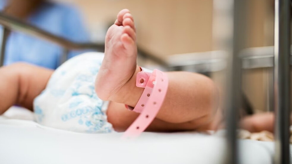    Неожиданно многодетные: в Сургуте у семейной пары родились тройняшки