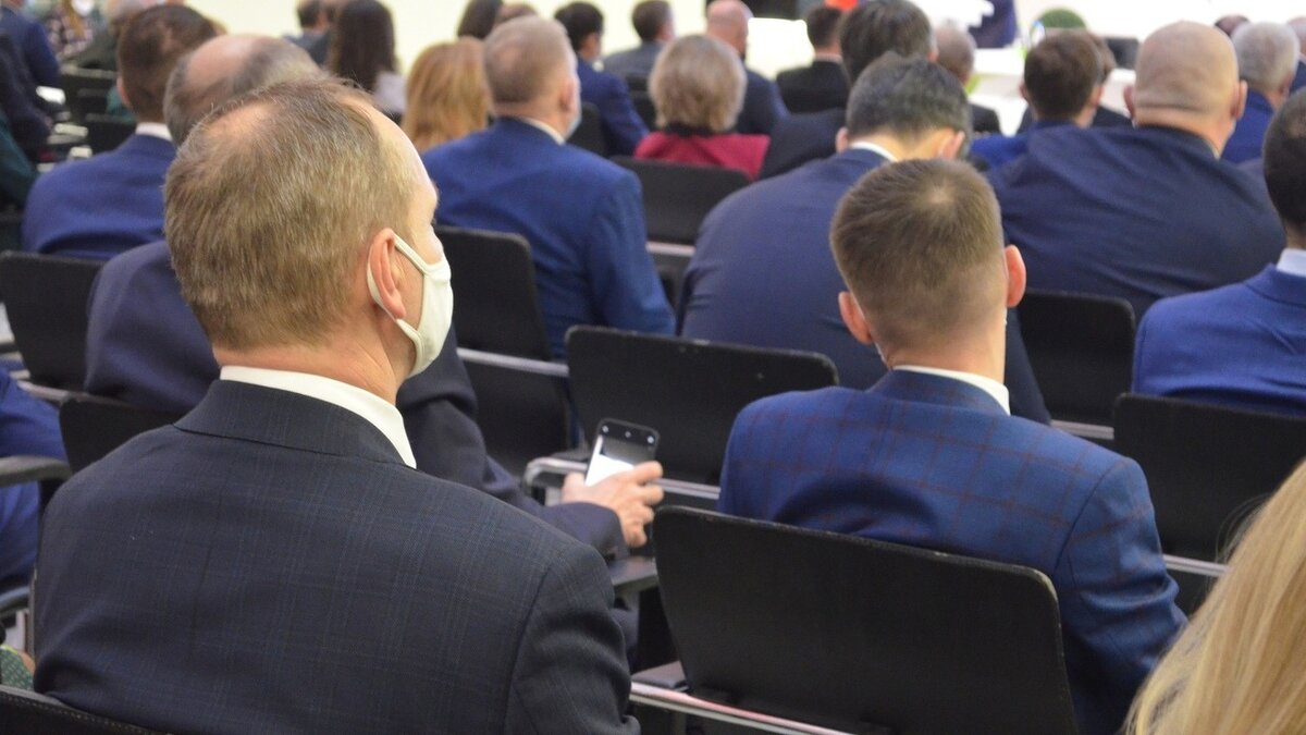     Глава Татарстана Рустам Минниханов решил увеличить число государственных сотрудников. Соответствующий указ опубликовали на официальном портале правовой информации.
