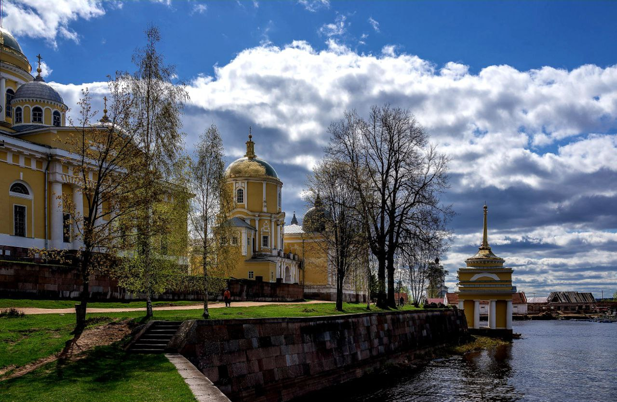 Столобенская пустынь. Нило-Столобенская пустынь. Валдай Нило Столобенская пустынь. Нилова пустынь монастырь. Нило-Столобенская (Нилова) пустынь монастырь