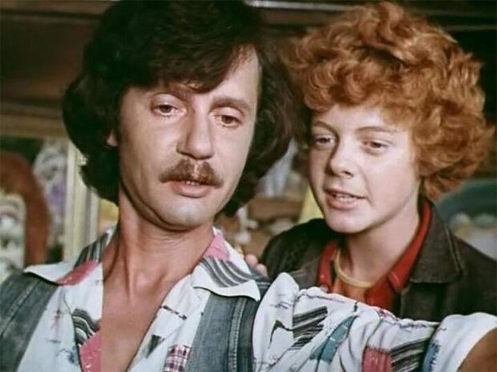 Во время съёмок, фото из открытых источников.