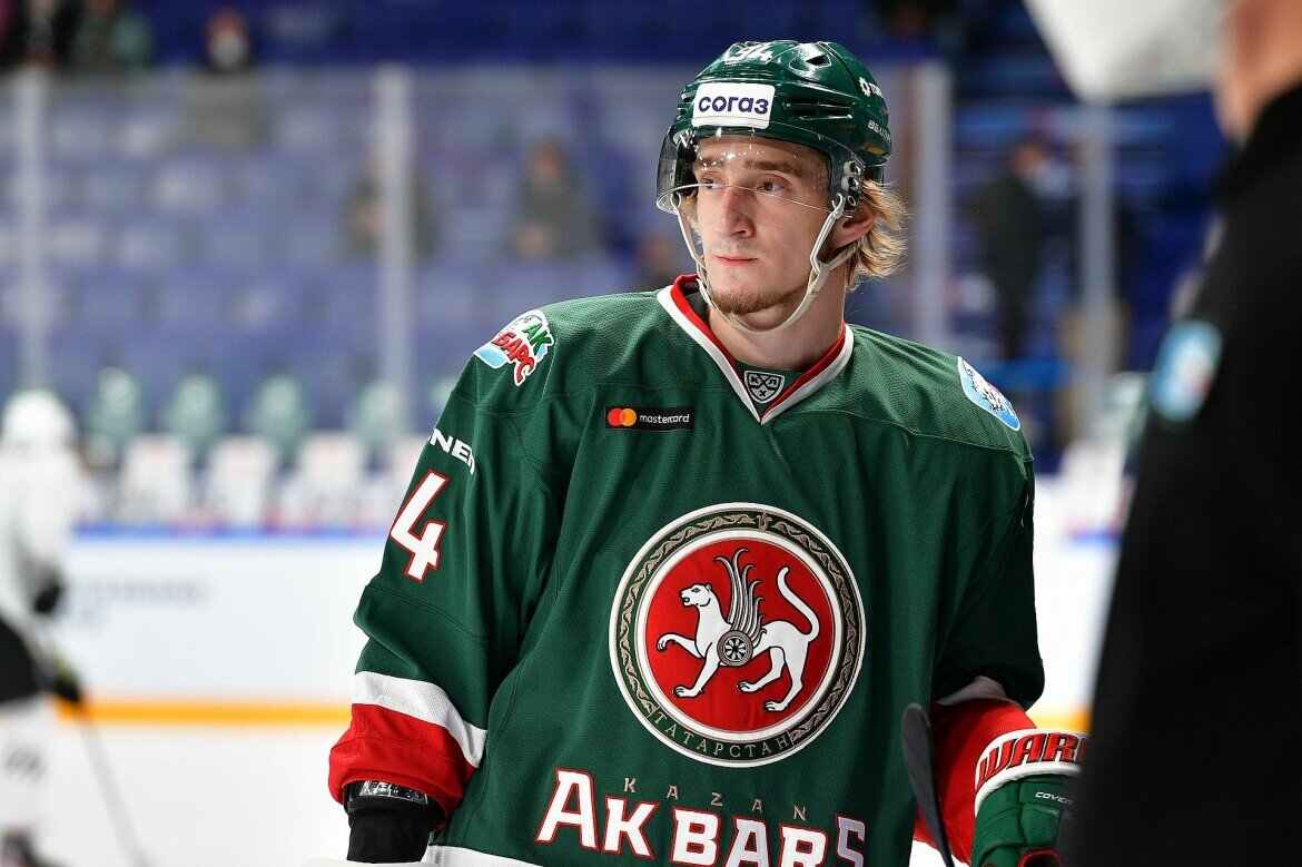 ​Марушеву лучше не подписывать контракт с «Ак Барсом», а попробовать вырасти в командах попроще. Фото: ak-bars.ru