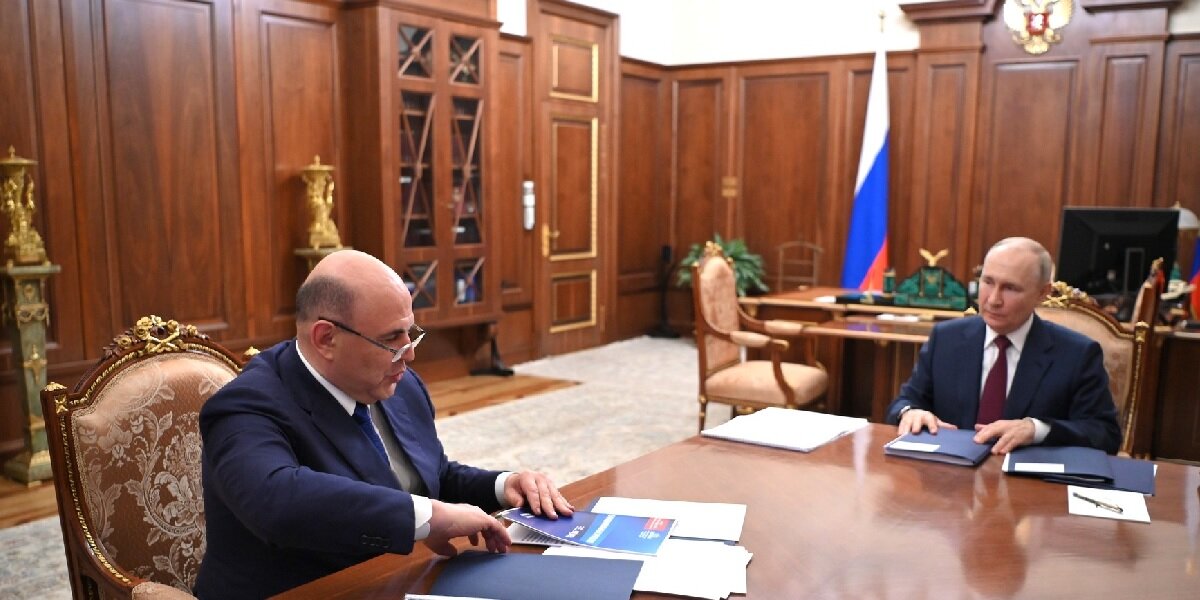 Фото: с сайта Кремля (http://static.kremlin.ru/media/events/photos/big2x/TUXu7SAC4I7ENBIX1SnUL0T0DO5n98AP.jpg)
