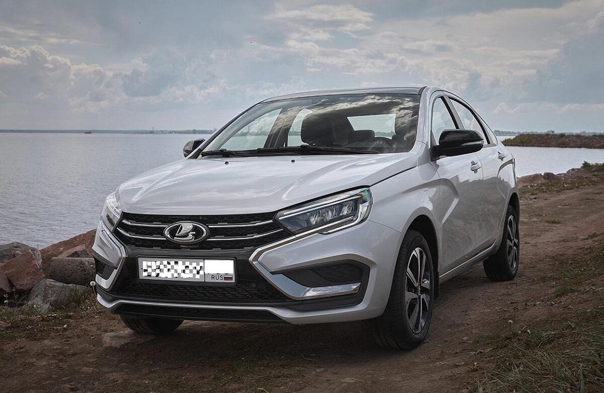 Сегодня Lada Vesta фактически взяла на себя роль "народной иномарки" 
