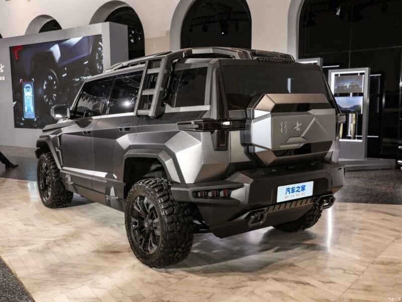 Автомобиль m hero фото Начато производство Dongfeng Mengshi M-Hero 917 EV. 1000 л.с. и запас хода 505 к