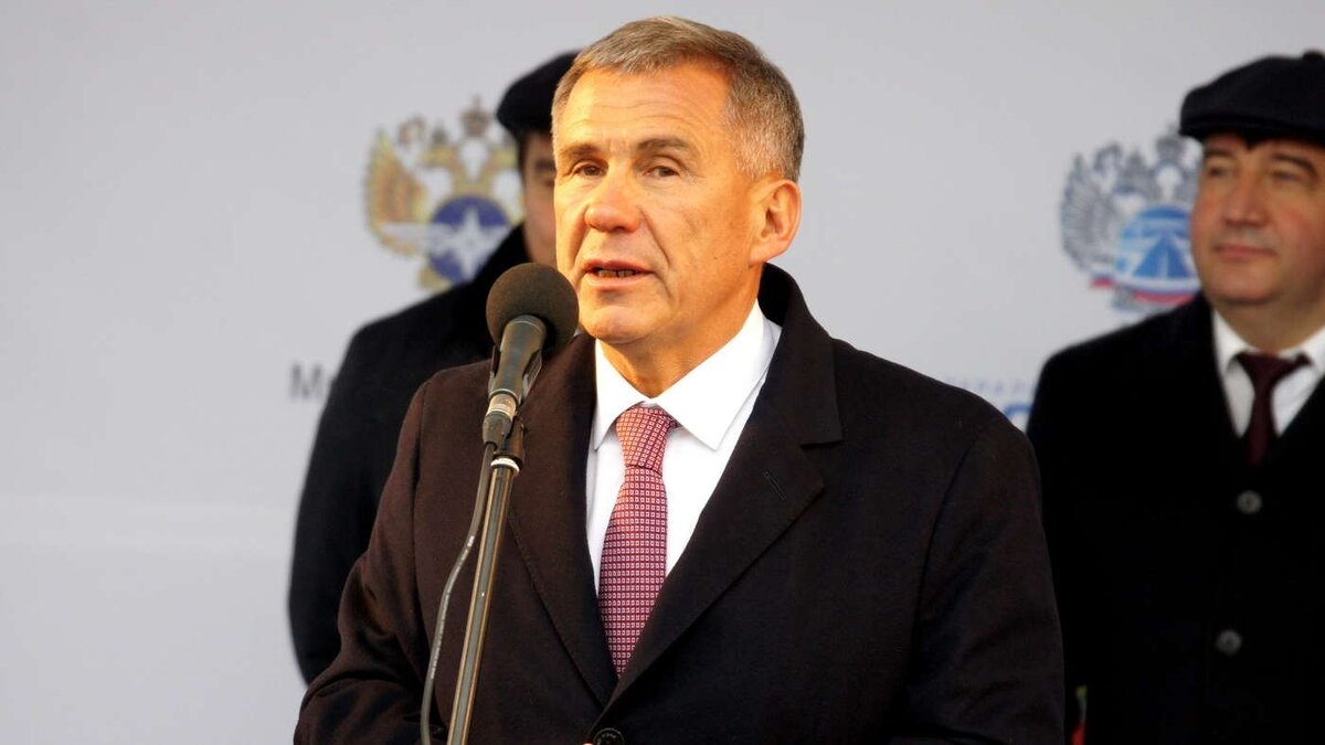     Глава Татарстана Рустам Минниханов поздравил жителей республики с Днем семьи, любви и верности. Соответствующий пост он опубликовал в своем Telegram-канале.