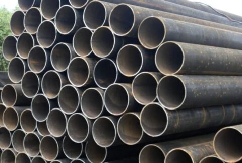  Черные водогазопроводные трубы