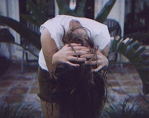 Признаки тяжелой формы аутоагрессии: