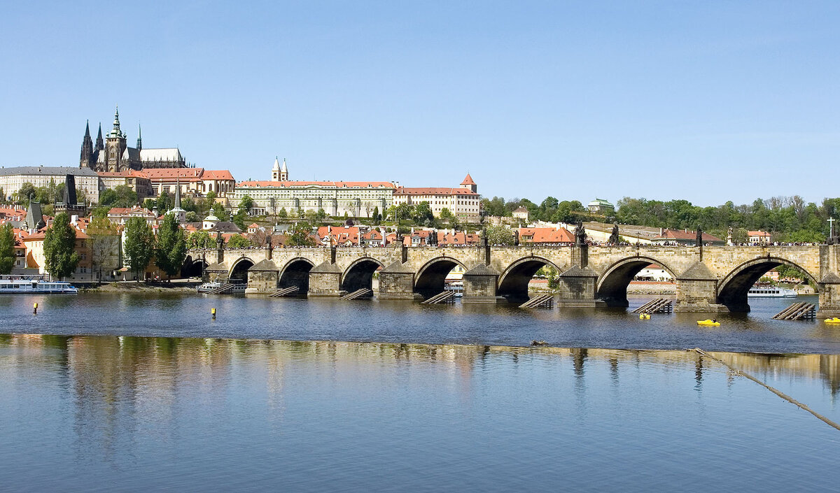 Каменный мост Прага