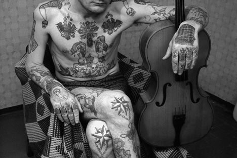 А крещёный человек получает новое имя. Ну, сымай «ветряк», распахни грудь молодецкую.