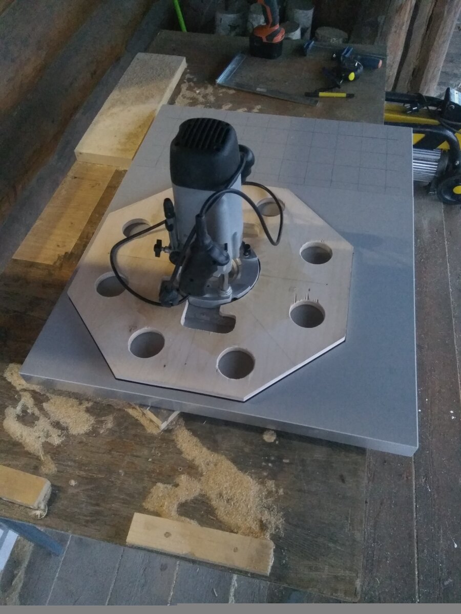 Взялся размечать стол на основе подошвы от фрезера