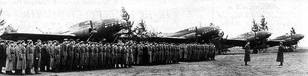ИЛ-4 на аэродроме.