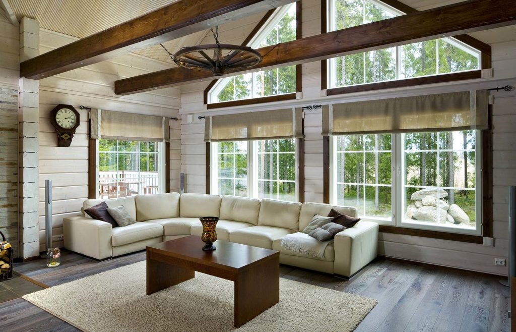 Пример гостинной со вторым светом