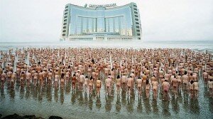В ФЗ о банкротстве физлиц закреплено право любого гражданина, чья задолженность свыше пятисот тысяч рублей, на обращение с заявлением в суд для признания его банкротом (если нет денег для погашения). Альтернатива, предлагаемая законом – мировое соглашение между должником и кредитором или реструктуризация долга.