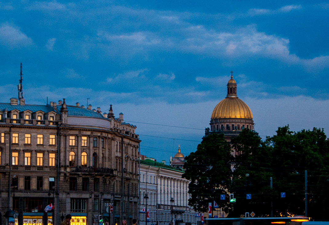 Исаакиевский собор, вид с Дворцовой площади