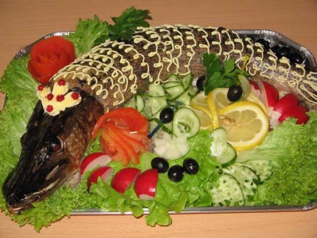 Щука, запеченная в духовке: рецепт приготовления «царской» рыбки