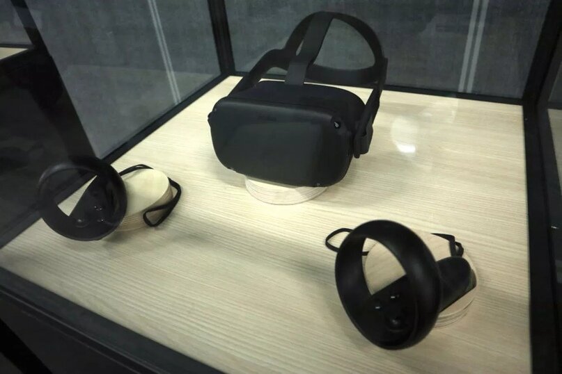 Oculus Quest и его контроллеры