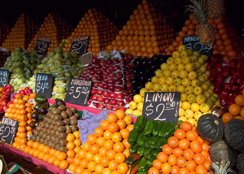 Дикие фрукты число. Марокко фрукты. Фрукты Аргентины. Аргентина фрукты и овощи. Овощи Аргентины.