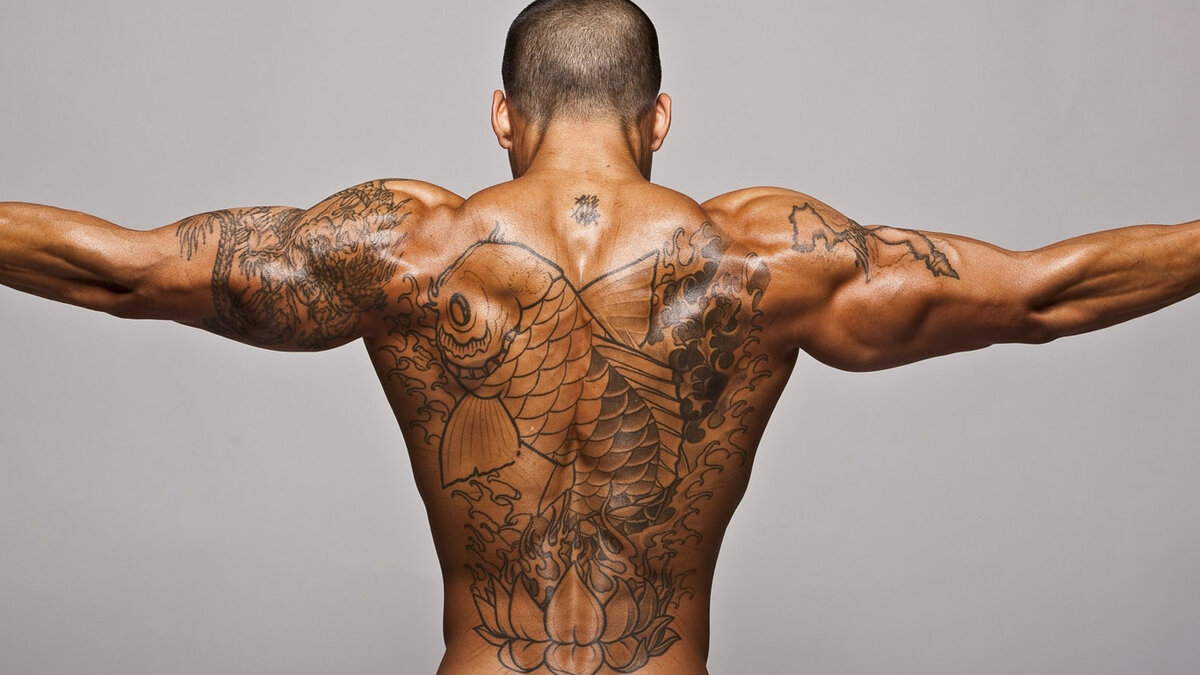 Мужские татуировки на спине