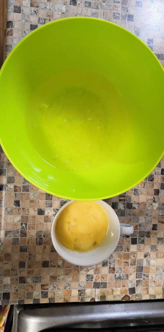 Отделяем белки от желтка