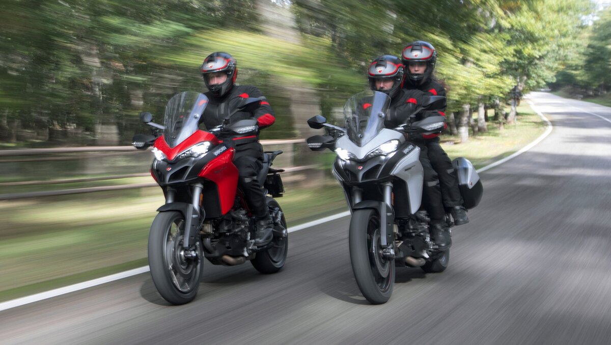 Этот мотоцикл, созданный для ежедневных поездок подарит вам целый микс приятных эмоций, а технологическое снаряжение гарантирует максимум безопасности.