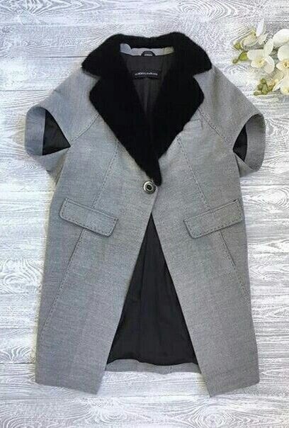 В таком и на работу, и с подругами, да и на свидание очень подходящий вариант.