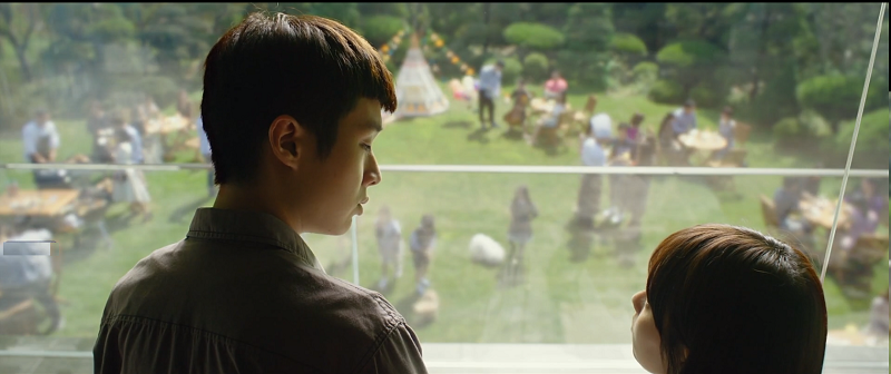 кадр из х/ф "Паразиты"