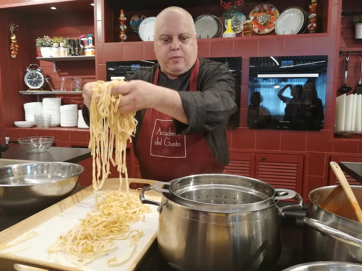 Узнала секреты приготовления пасты от итальянского шеф-повара