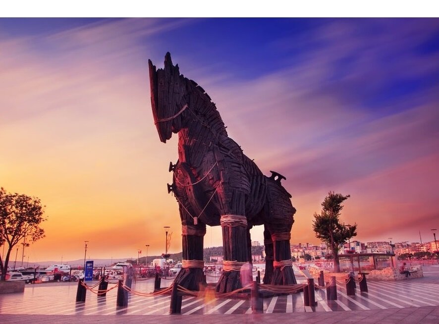 Троянский конь в Голливуде