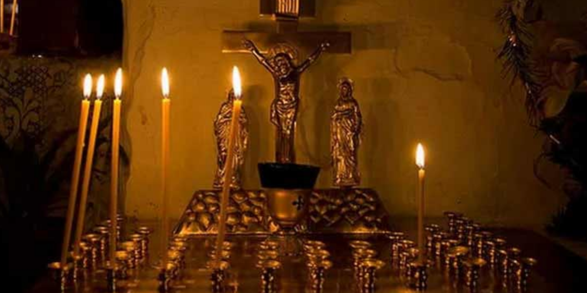 Где ставить свечи за здравие в церкви