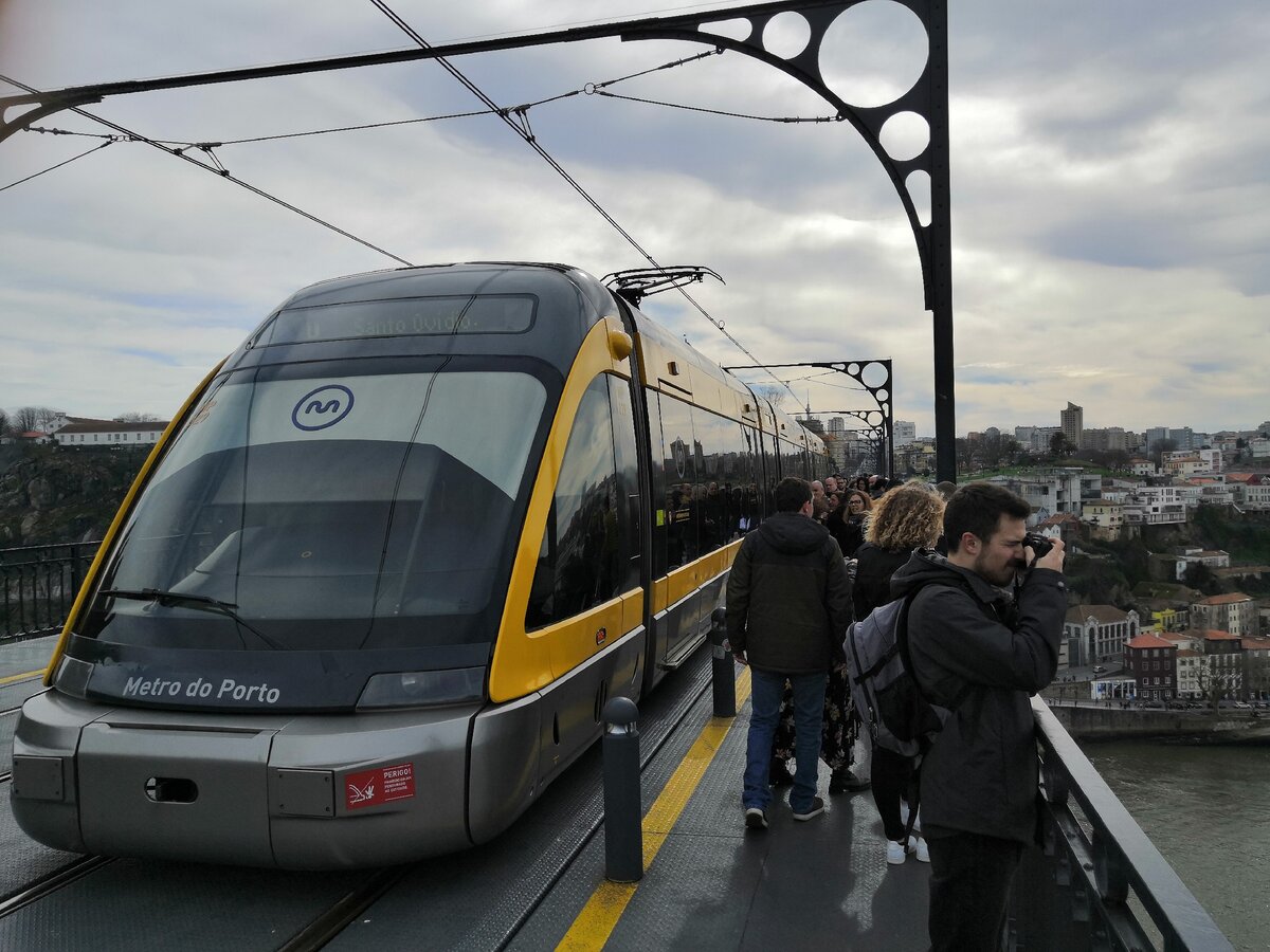 Вагон метро в Порту