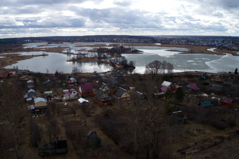 Дачники пока не подают признаки жизни