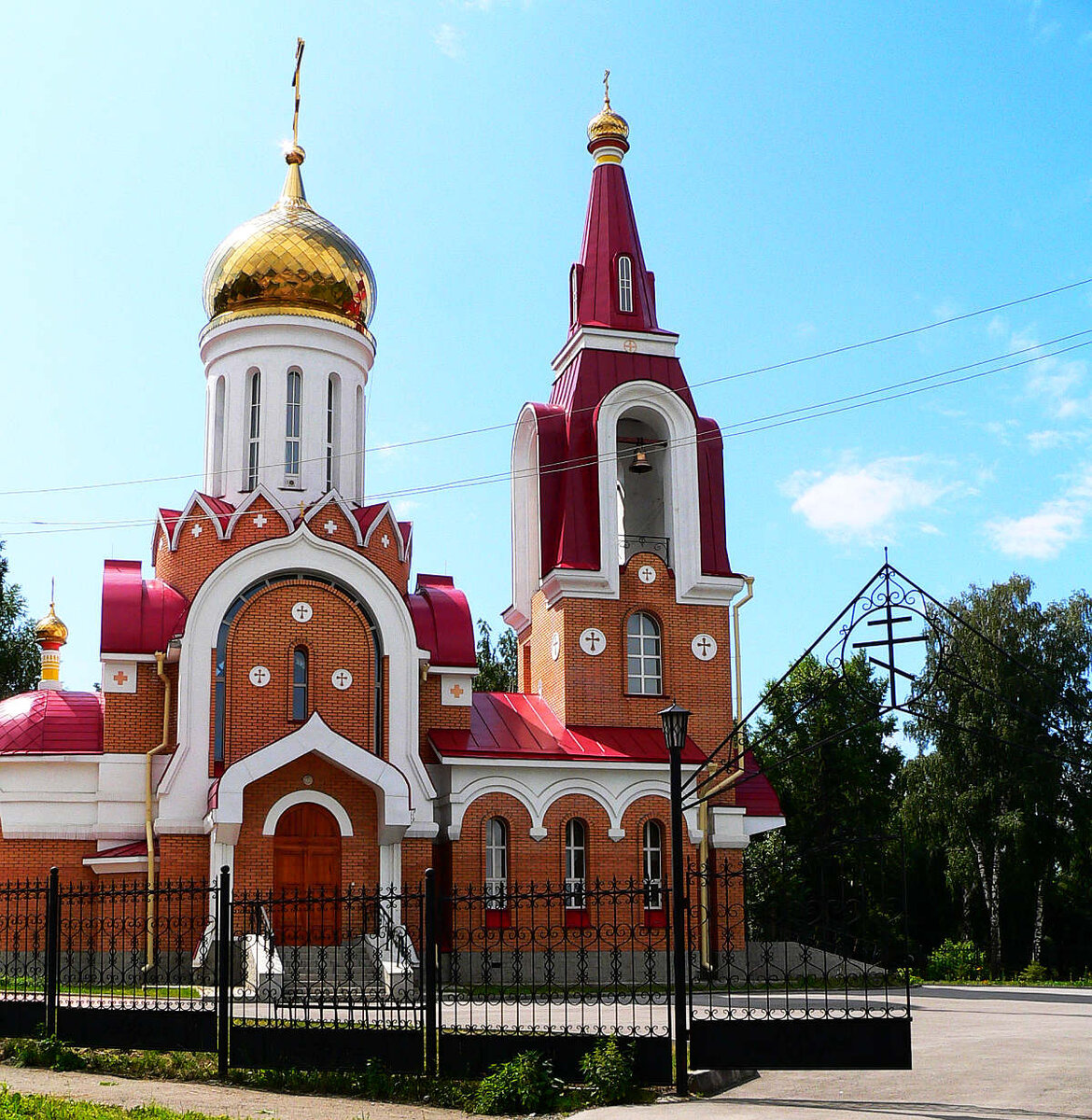 Болотное кемерово. Храм Михаила Архангела Болотное. Храм в городе Болотное Новосибирской области. Церковь Михаила Архангела Болотное Новосибирская область. Достопримечательности г Болотное Новосибирская область.