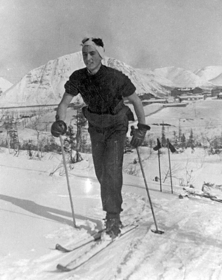 Гай Северин, 1948 год. Подъем на гору во время соревнований.