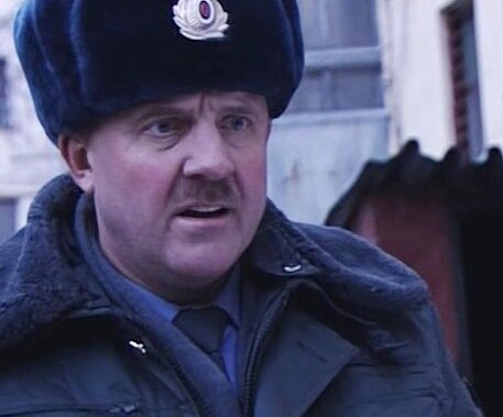 Иван Щеголев в роли участкового в сериале "Час Волкова-5". Источник фото Kino-teatr.ru