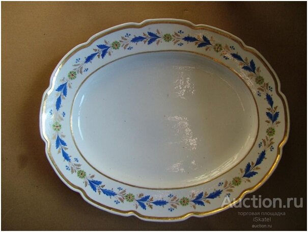 Блюдо Мануфактуры Гарднер 1780-90е гг. Фото: Auction.ru