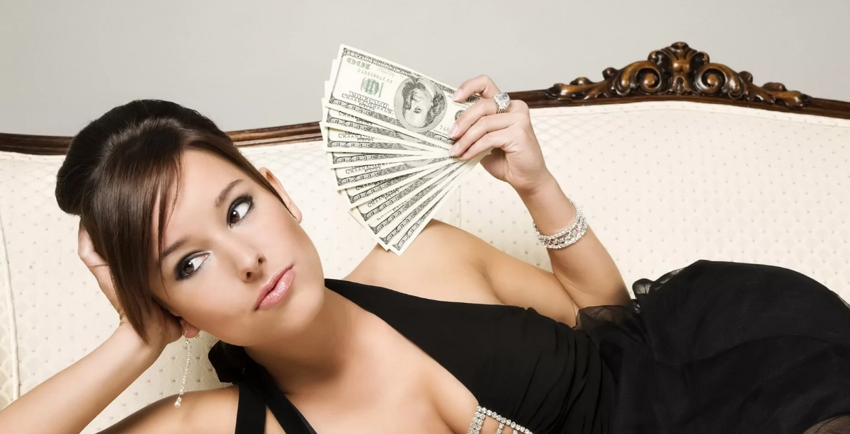 Очень часто девушки и сами могут решить свои проблемы, но зачем если можно решить их чужими руками?