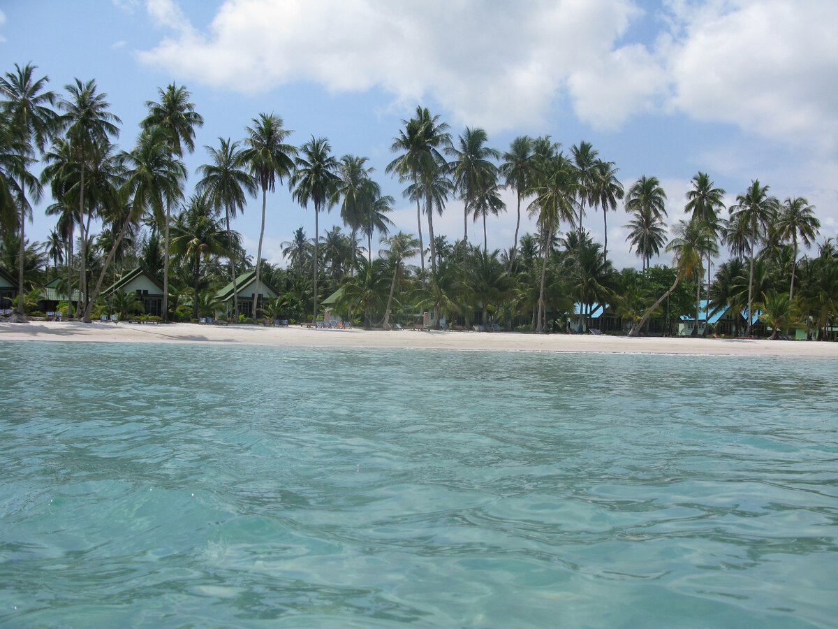 Один из пляжей острова Куд.