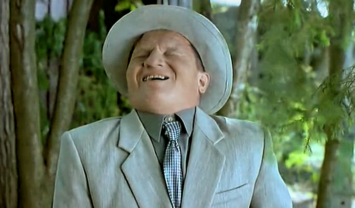 Увы, на прокурора из "Особенностей национальной рыбалки" не нашлось своего "чёрта"! Фотокадр из открытого доступа.