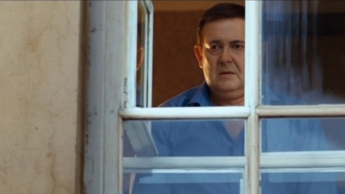 Ю. Стоянов в фильме "Человек у окна"