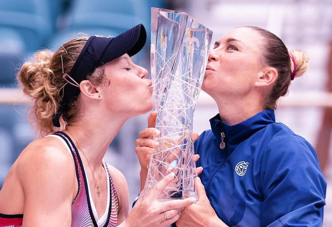 Вера Звонарева выиграла крупный турнир в паре с немкой Лаурой Зигемунд. Фото: globallookpress