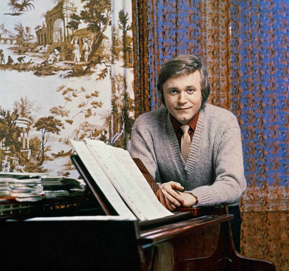 Евгений Мартынов 